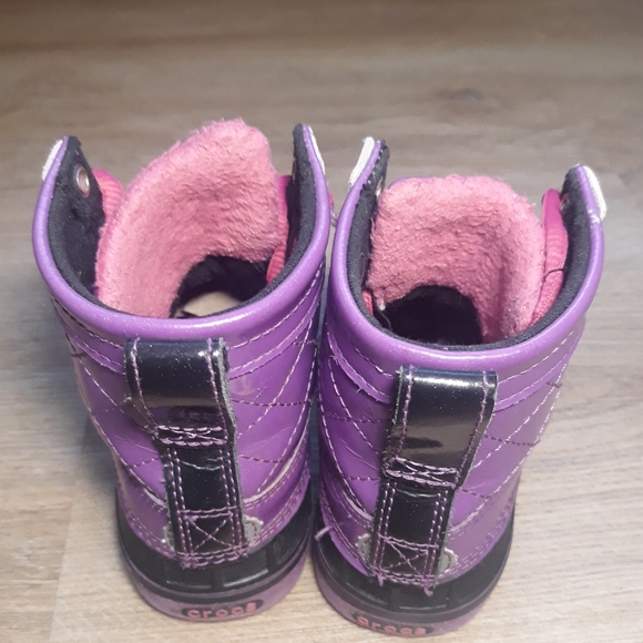Crocs Girls AllCast Patent Duck Boots - Size C11 Purple / Black Boots - Picture 7 of 11